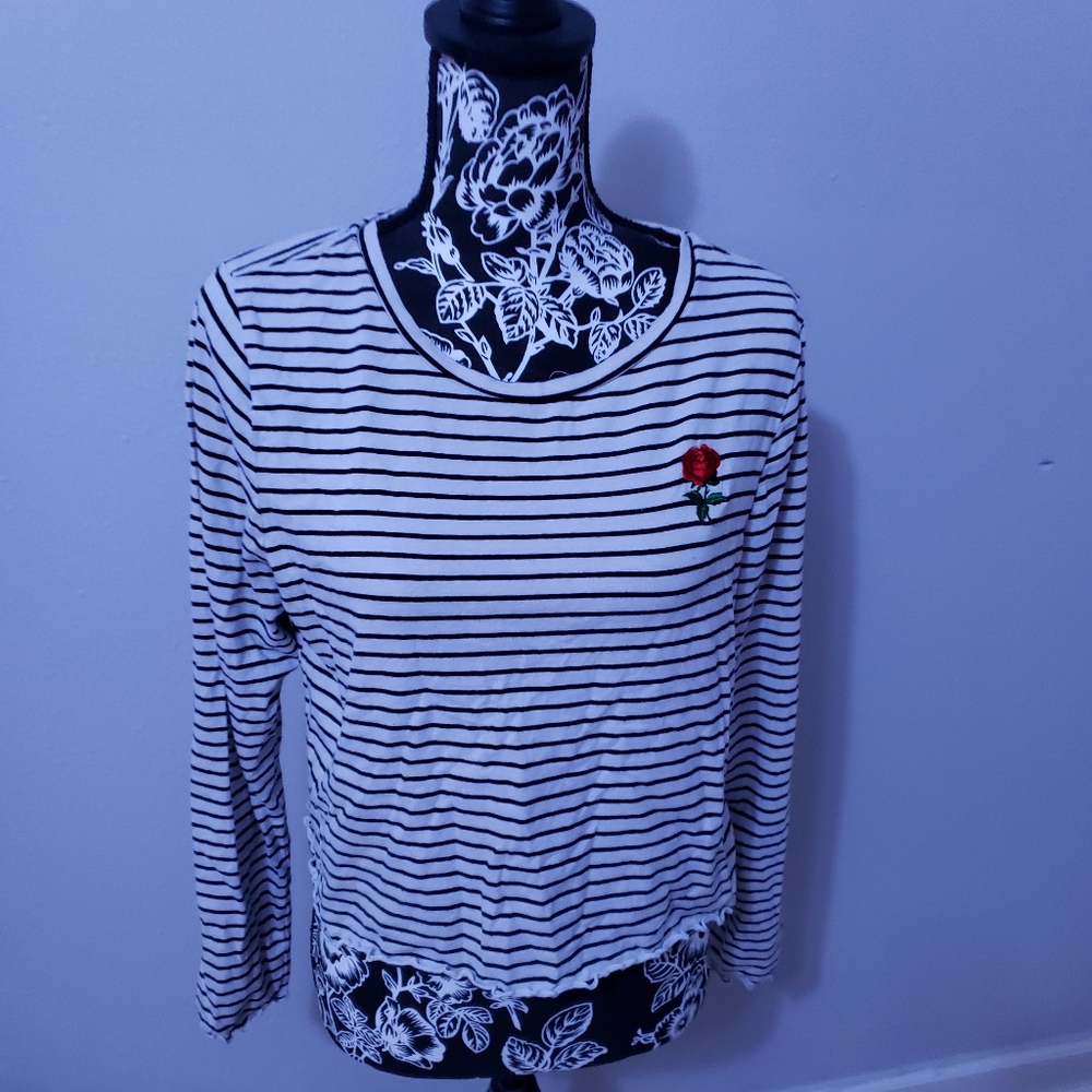 Black and white crop top